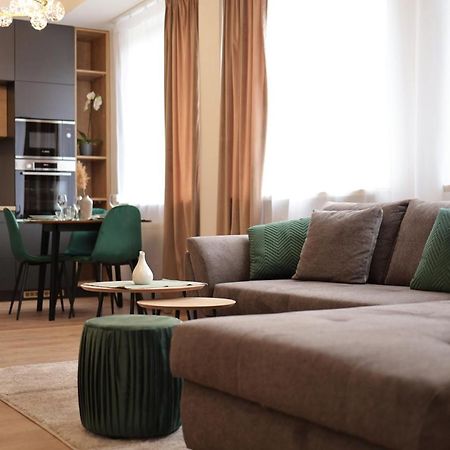 Beautiful And Stylish 2 Bedroom Apartment In The City Center And In The Pedestrian Zone Братислава Екстериор снимка