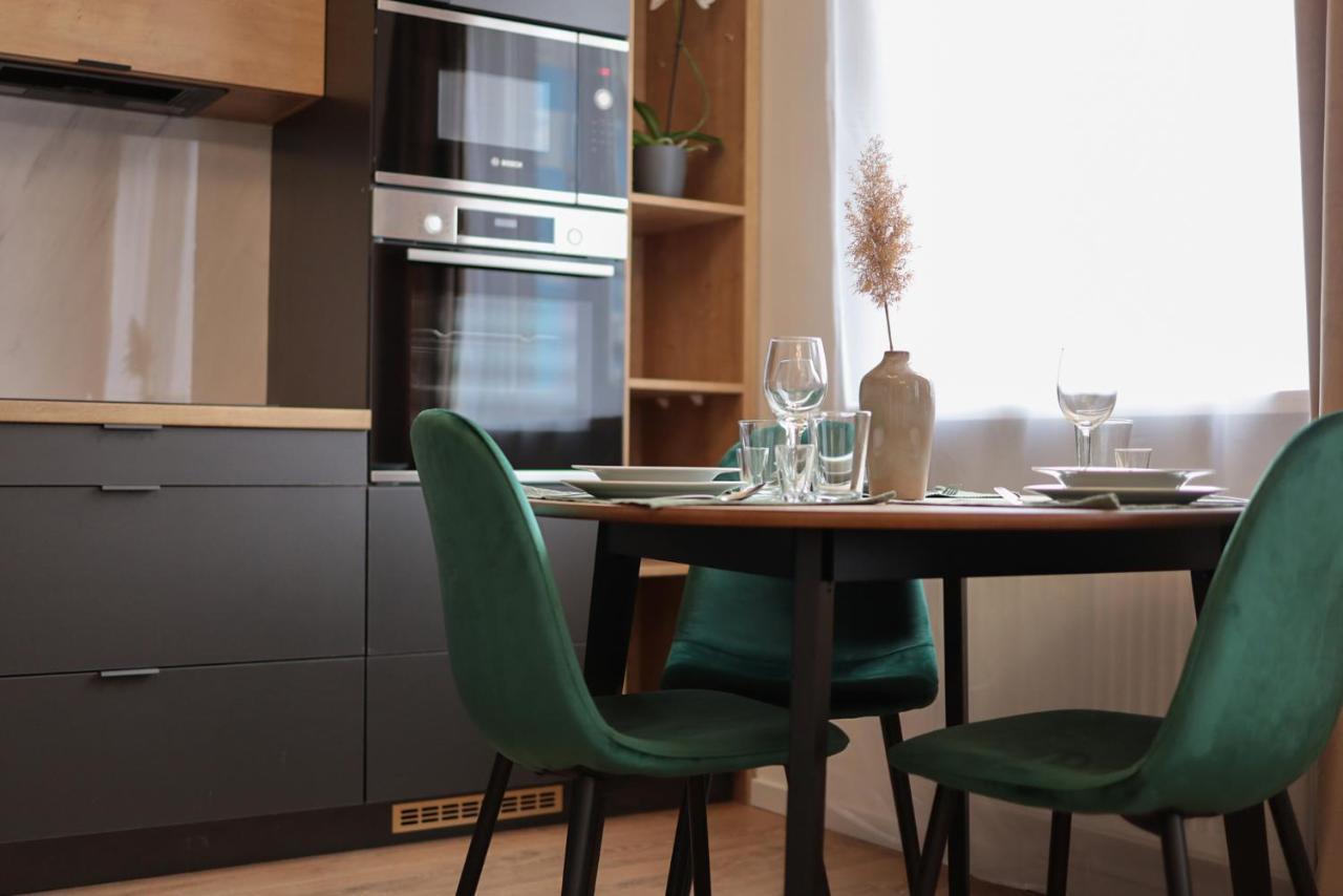 Beautiful And Stylish 2 Bedroom Apartment In The City Center And In The Pedestrian Zone Братислава Екстериор снимка