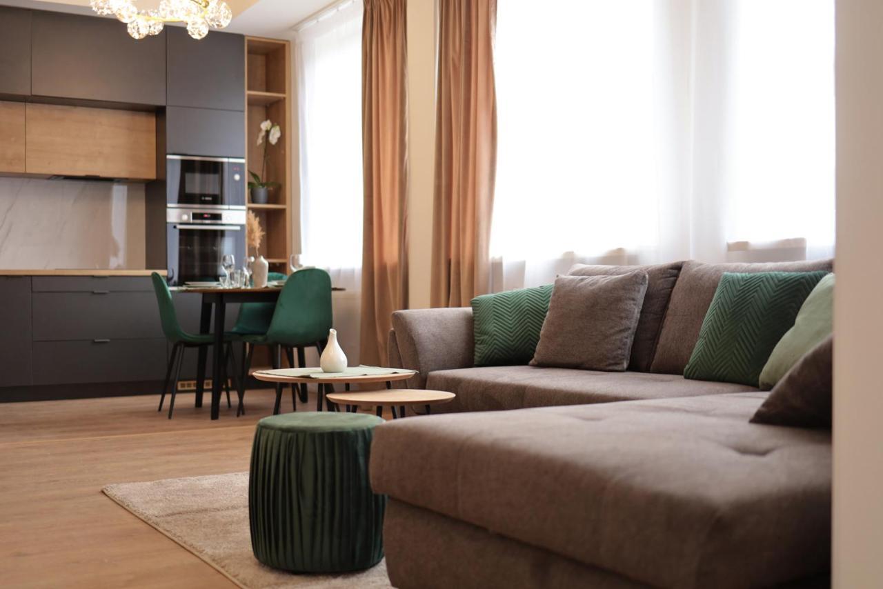 Beautiful And Stylish 2 Bedroom Apartment In The City Center And In The Pedestrian Zone Братислава Екстериор снимка
